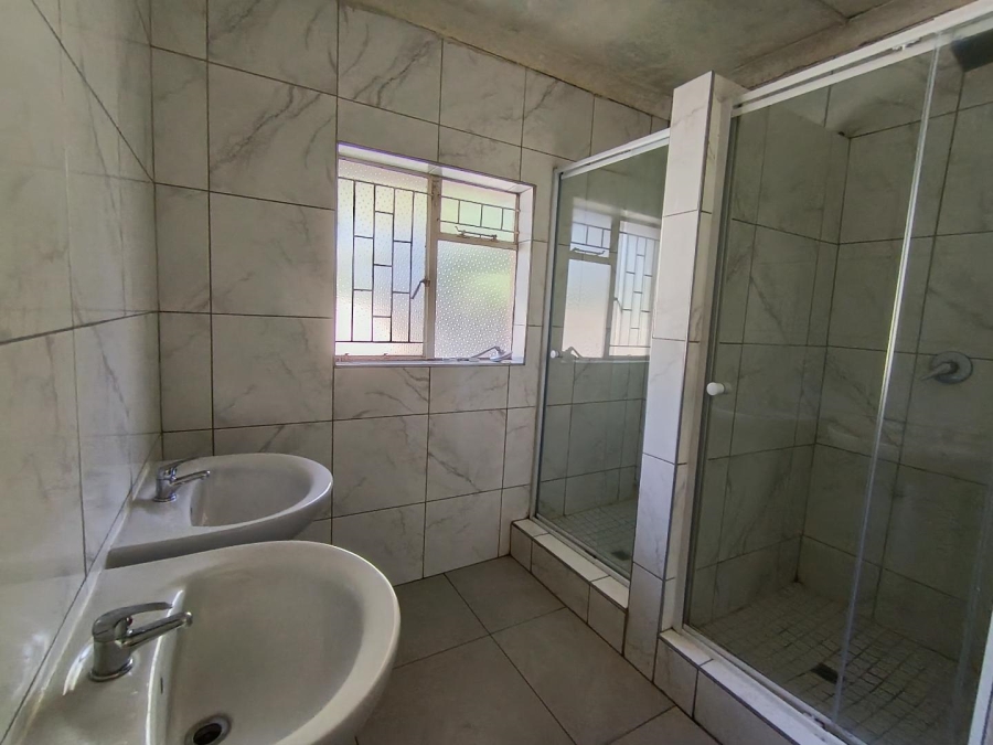 17 Bedroom Property for Sale in Universitas Free State